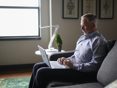 thestandingdesk-z4g28iJqKOM-unsplash